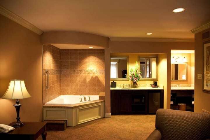Room 12 of 32