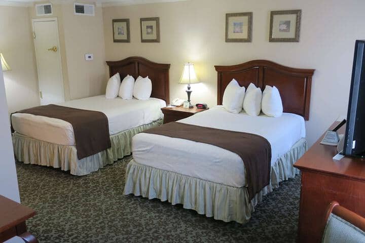 Room 9 of 32