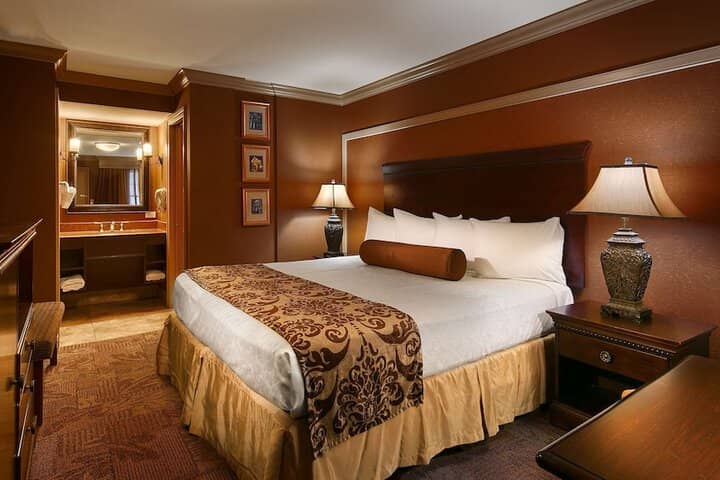 Room 4 of 32